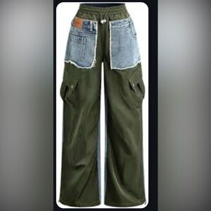 Mica’s Women’s Olive Green Cargo Jeans